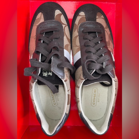 Coach Athletic Tennis Runner
Size 5 
Brown - Picture 8 of 8
